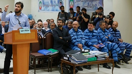 آیا حضور متهم با لباس شخصی در دادگاه قانونی است؟