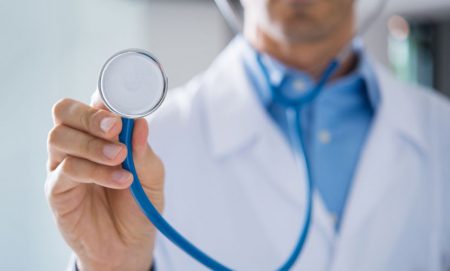 وکیل شکایت از جراح زیبایی گاندی