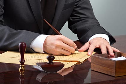 وکیل پایه یک کلاهبرداری در شیراز