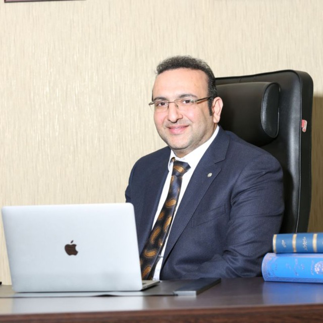 وکیل متخصص قراردادهای اداری