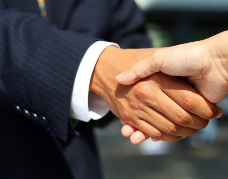 اینترنتی وکیل بگیرید